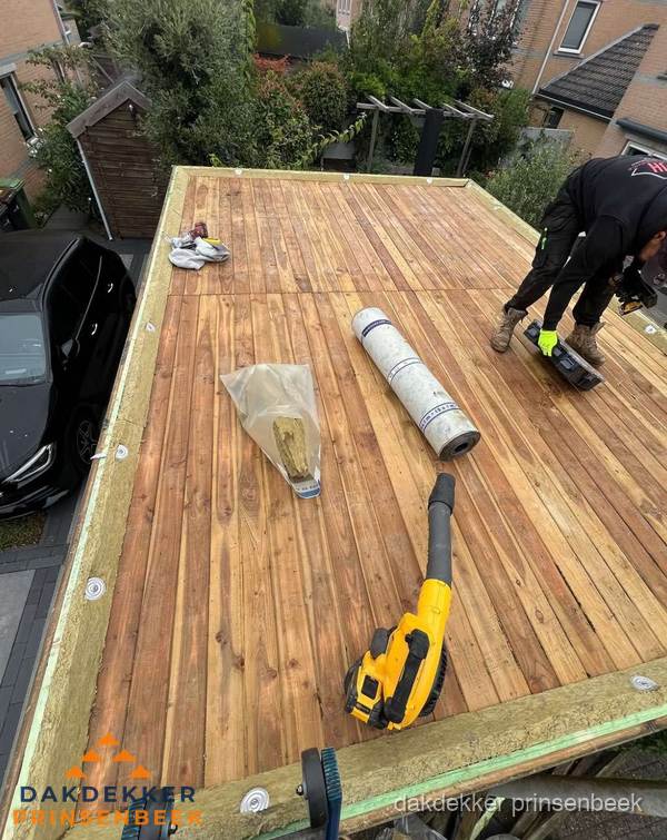 Dakbedekking schuur met bitumen in Prinsenbeek