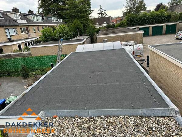 Dakinspectie plat dak na renovatie in Prinsenbeek