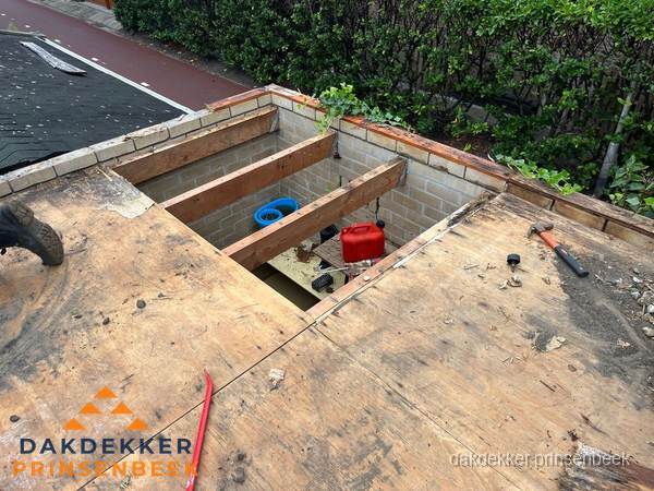 Plat dak vervangen met open constructie in Prinsenbeek