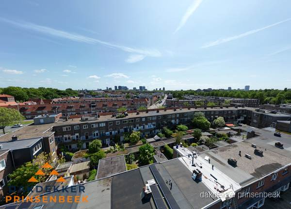 Luchtfoto van daken en dakgoten in Prinsenbeek